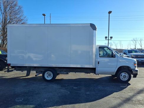 Used 2024 Ford E-450 and Econoline 450 Super Duty w/ Power Windows & Locks Group image 5