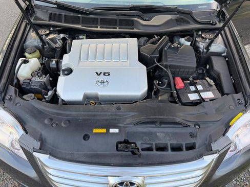 Used 2010 Toyota Avalon Limited FWD image 38