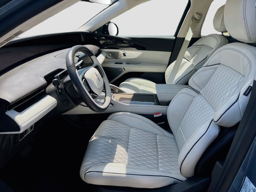 Used 2025 Lincoln Nautilus Black Label AWD/4WD image 22