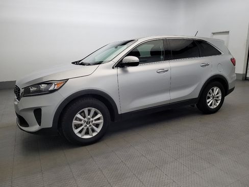 Used 2020 Kia Sorento FWD V6 image 2
