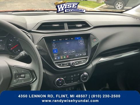Used 2023 Chevrolet TrailBlazer LT w/ Convenience Package AWD/4WD image 17