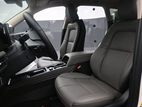 New 2026 Lincoln Corsair Premiere image 2