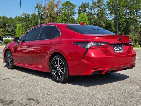 Used 2023 Toyota Camry SE FWD image 3