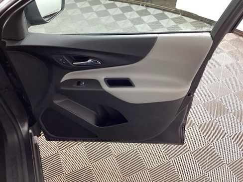 Used 2022 Chevrolet Equinox LT image 9