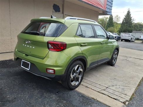 Used 2022 Hyundai Venue SEL image 5