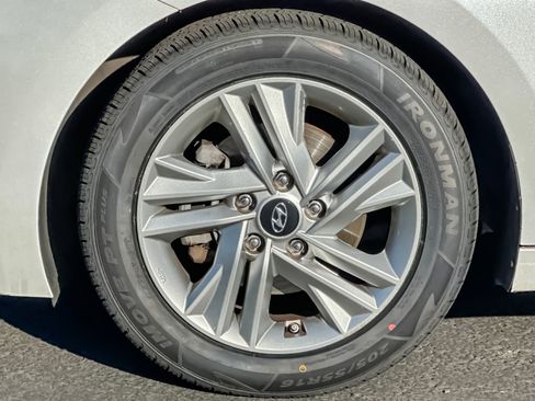 Used 2020 Hyundai Elantra SEL w/ Cargo Package (C1) image 23