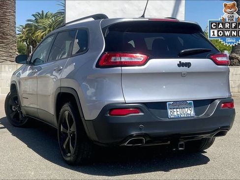 Used 2018 Jeep Cherokee Latitude w/ Altitude Package FWD image 10