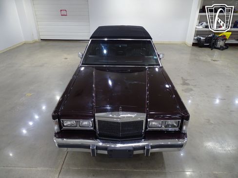 Used 1988 Lincoln Town Car image 23