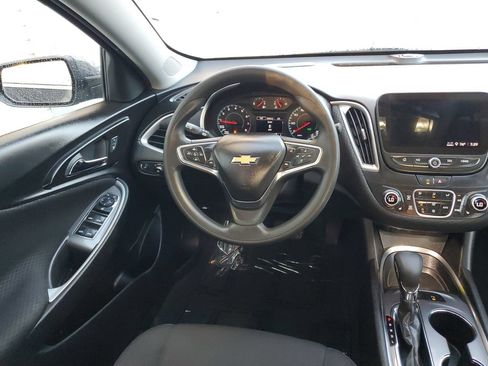 Used 2025 Chevrolet Malibu LT FWD image 13