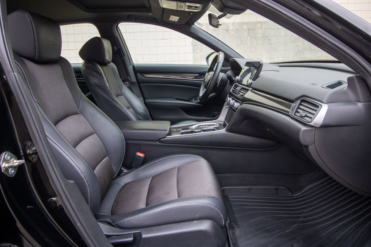 Used 2018 Honda Accord Sport image 21
