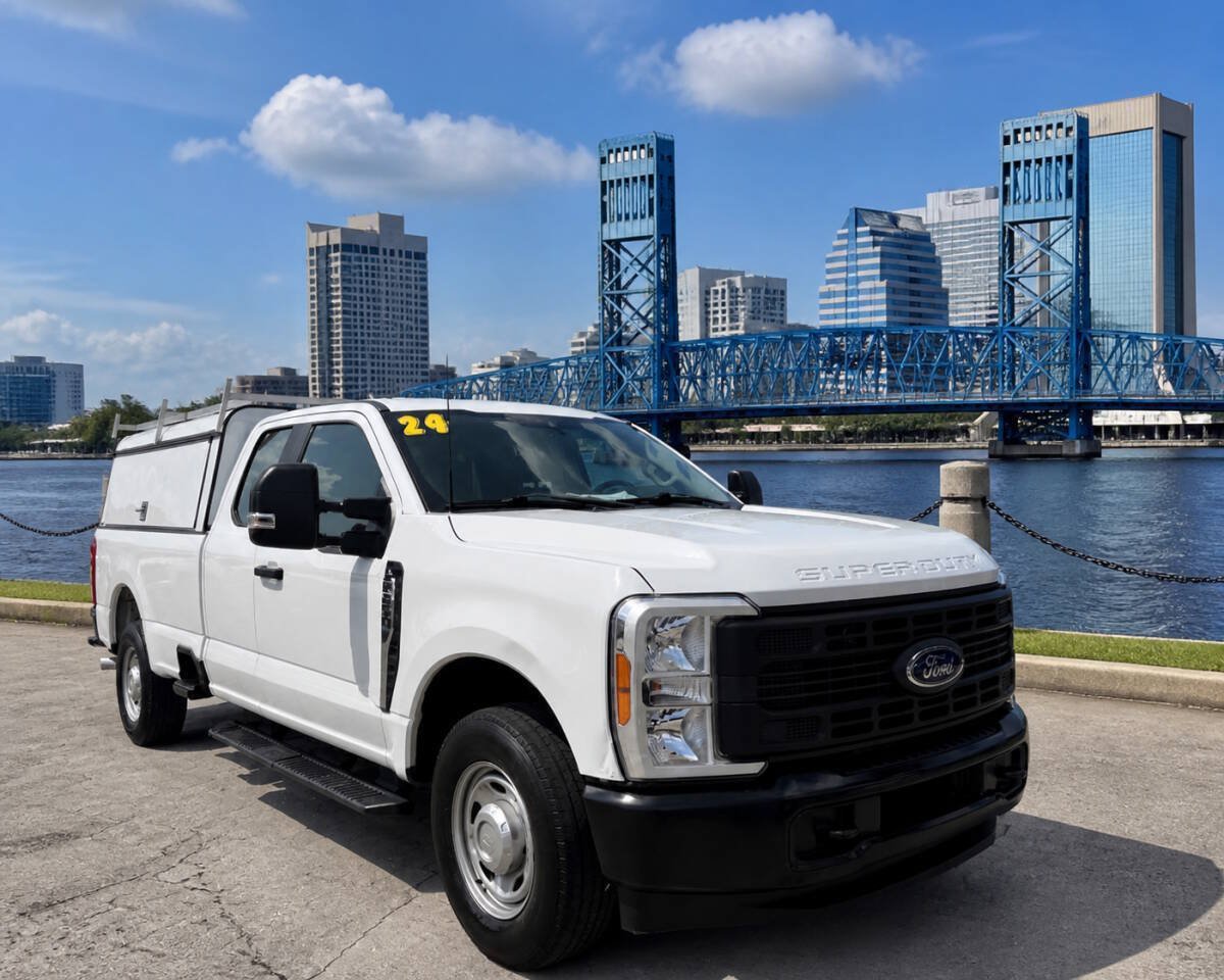 Used 2024 Ford F250 XL RWD image 1