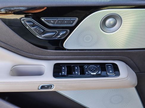 Used 2022 Lincoln Aviator Reserve w/ Equipment Group 201A image 44