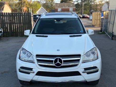 Used 2011 Mercedes-Benz GL 450 4MATIC image 2