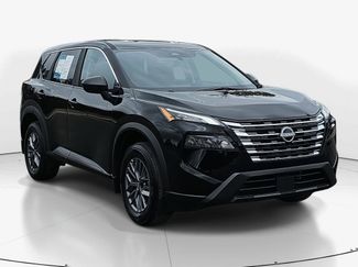 Used 2025 Nissan Rogue S video 2