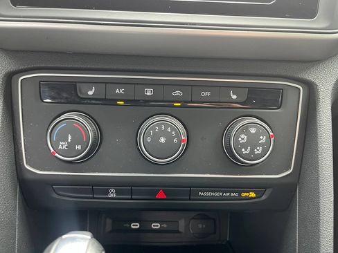 Certified 2022 Volkswagen Atlas Cross Sport SE AWD/4WD image 17