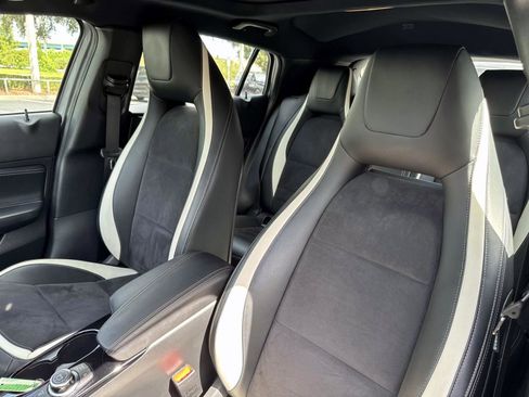 Used 2018 INFINITI QX30 Sport w/ Cargo Package image 10