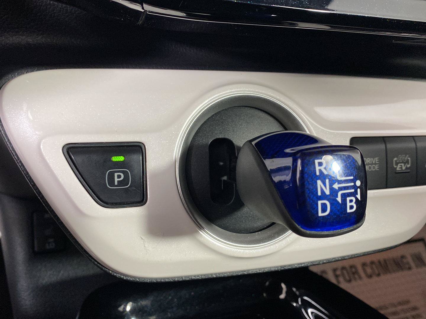 Used 2017 Toyota Prius Prime Advanced FWD image 17