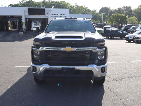 Used 2024 Chevrolet Silverado 3500 LT w/ Convenience Package AWD/4WD image 3