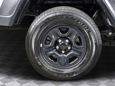 Used 2022 Jeep Gladiator Sport image 30