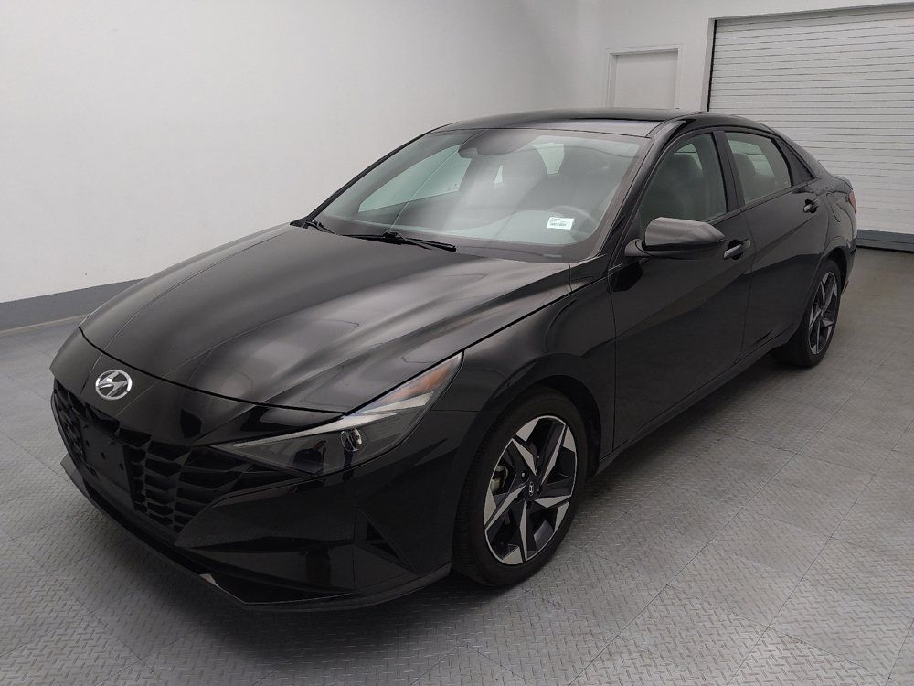 Used 2023 Hyundai Elantra SEL w/ Convenience Package FWD image 2