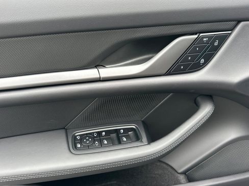 New 2026 Porsche Taycan image 12