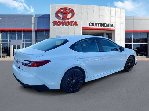 Certified 2025 Toyota Camry SE FWD image 5