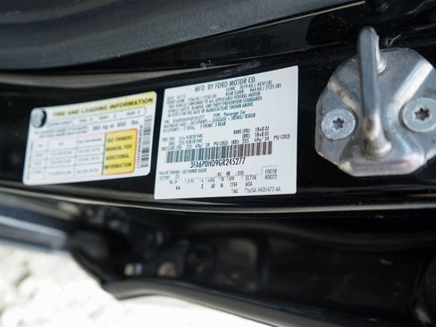 Used 2016 Ford Fusion SE w/ Equipment Group 202A image 39