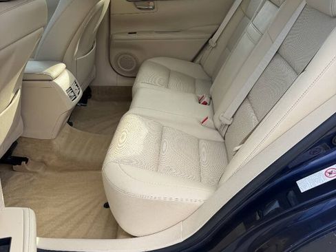 Used 2015 Lexus ES 350 w/ Premium Package FWD image 9