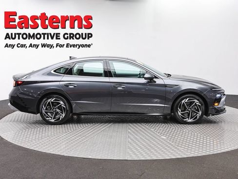 Used 2024 Hyundai Sonata SEL w/ Convenience Package FWD image 4