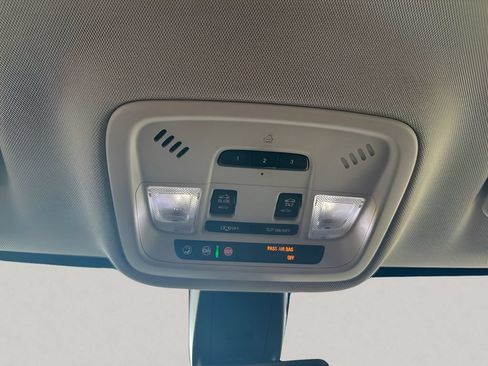Used 2019 Chevrolet Traverse Premier w/ LPO, Floor Liner Package AWD/4WD image 33