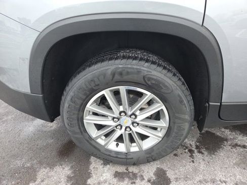 Used 2023 Chevrolet Traverse LT image 5