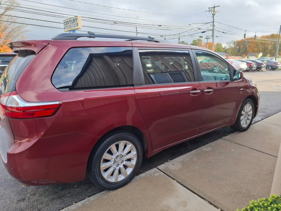 Used 2016 Toyota Sienna XLE w/ XLE Navigation Package AWD/4WD image 10