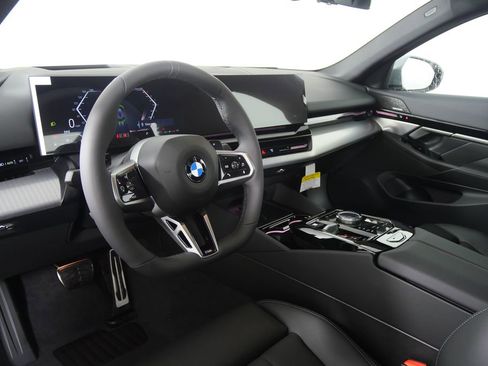 Used 2026 BMW 530i w/ M Sport Package image 13