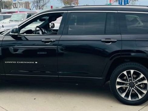 Used 2021 Jeep Grand Cherokee L Overland w/ Luxury Tech Group IV image 5