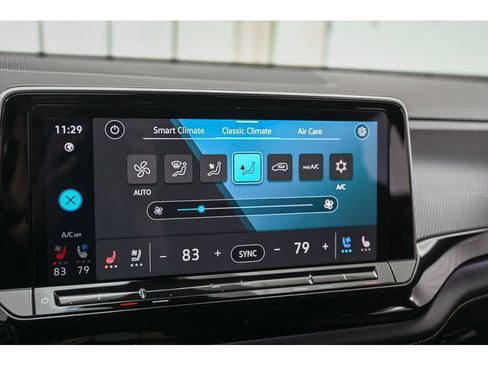 Used 2024 Volkswagen Atlas Cross Sport SEL Premium R-Line image 50