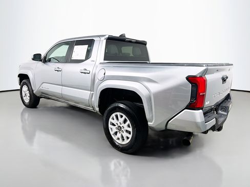 Used 2025 Toyota Tacoma SR5 image 8