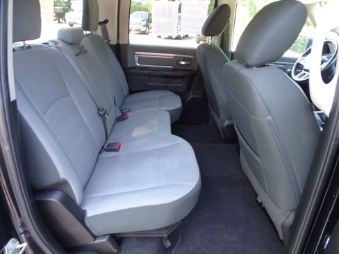 Used 2021 RAM 1500 4x4 Crew Cab Classic SLT w/ Luxury Group image 33