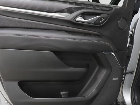 Used 2024 GMC Yukon XL Denali image 24