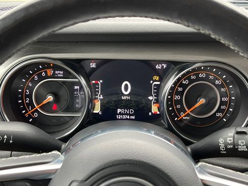 Used 2018 Jeep Wrangler Unlimited Sahara AWD/4WD image 17