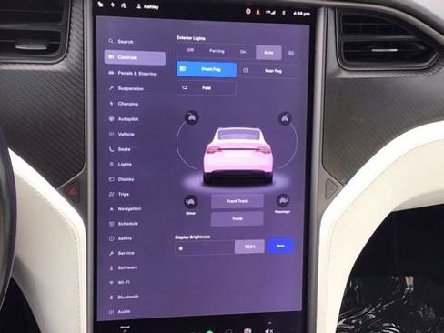 Used 2018 Tesla Model X 75D image 25