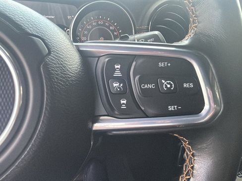 Used 2022 Jeep Wrangler Unlimited Sahara AWD/4WD image 20