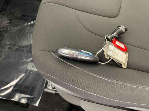 Used 2025 Hyundai Elantra SEL image 18