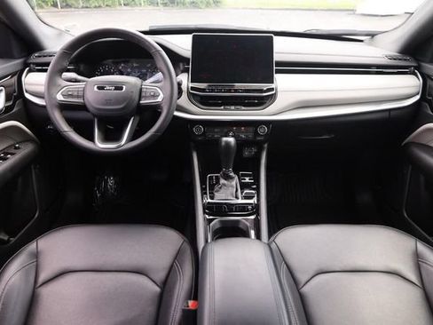 Used 2025 Jeep Compass Limited AWD/4WD image 27