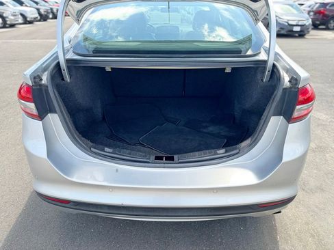 Used 2017 Ford Fusion SE w/ Fusion SE Technology Package FWD image 40