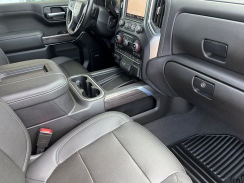 Used 2022 Chevrolet Silverado 1500 LTZ w/ LTZ Premium Package AWD/4WD image 12