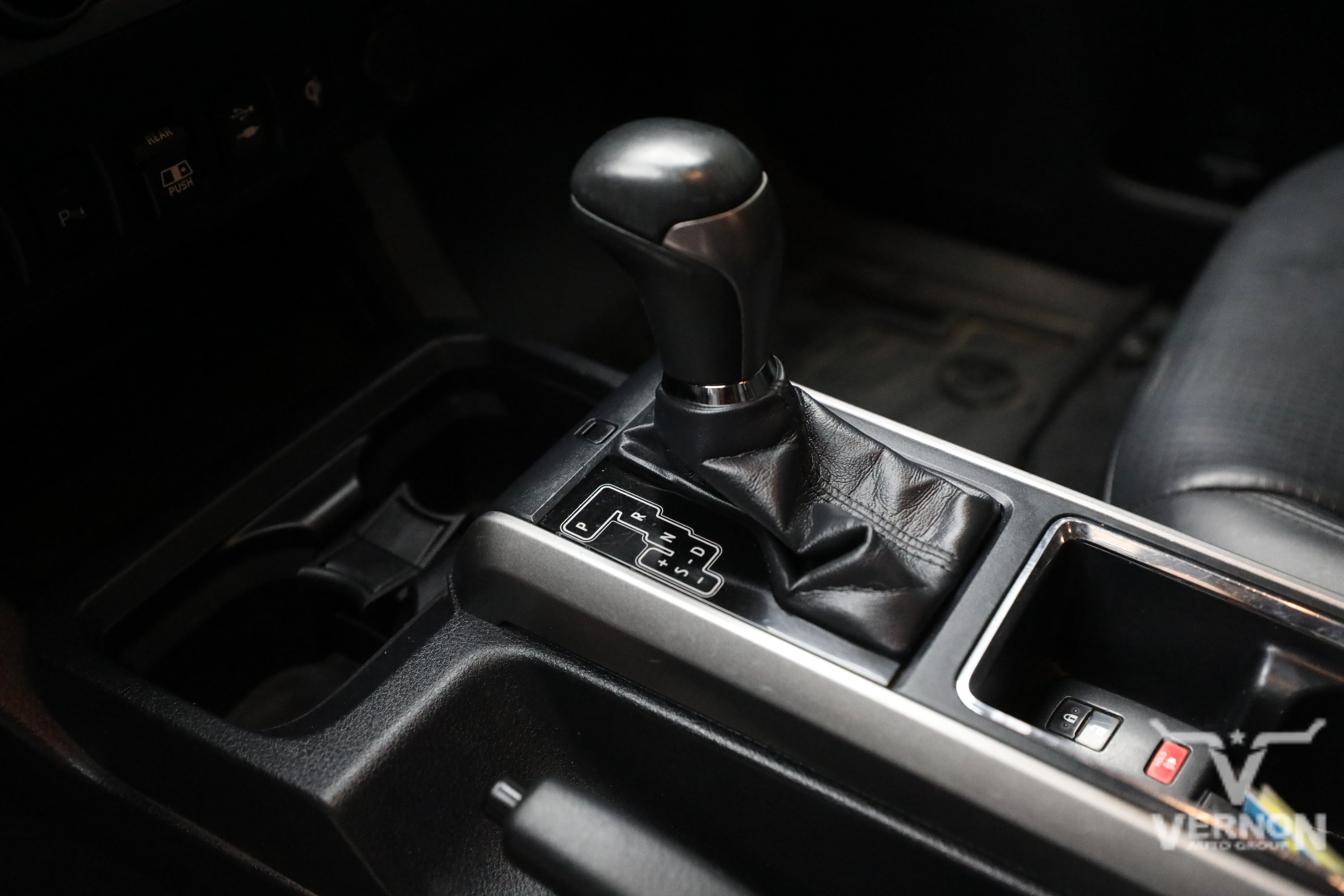 Used 2018 Toyota Tacoma Limited AWD/4WD image 16