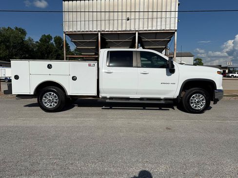 Used 2024 Chevrolet Silverado 2500 LT w/ Convenience Package AWD/4WD image 7