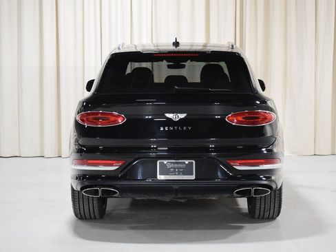 Certified 2024 Bentley Bentayga AWD/4WD image 12
