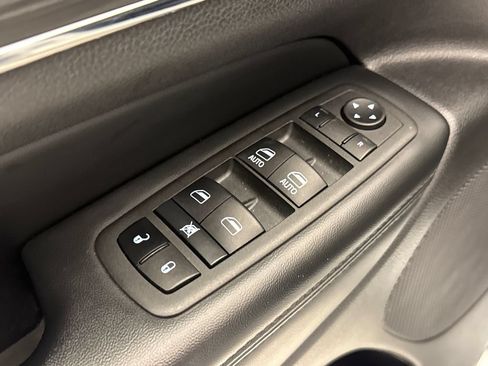 Used 2022 Jeep Grand Cherokee Limited AWD/4WD image 21