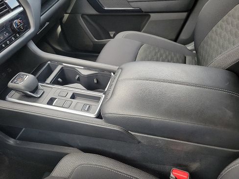 Used 2025 Nissan Pathfinder SV image 20